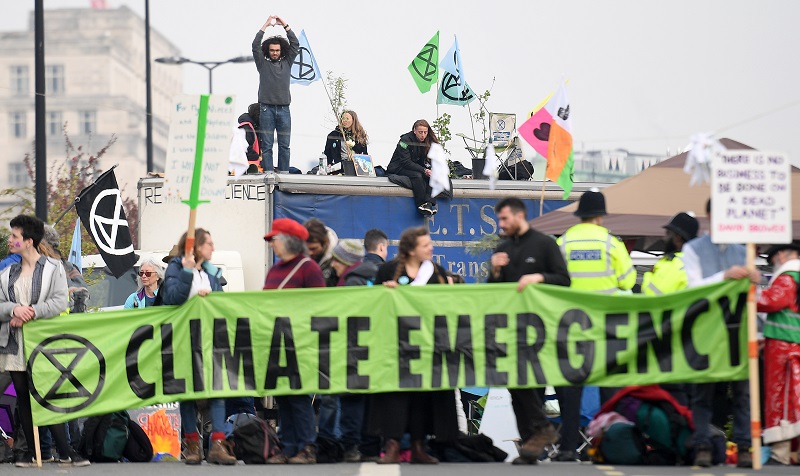Los activistas por el clima toman el centro de Londres