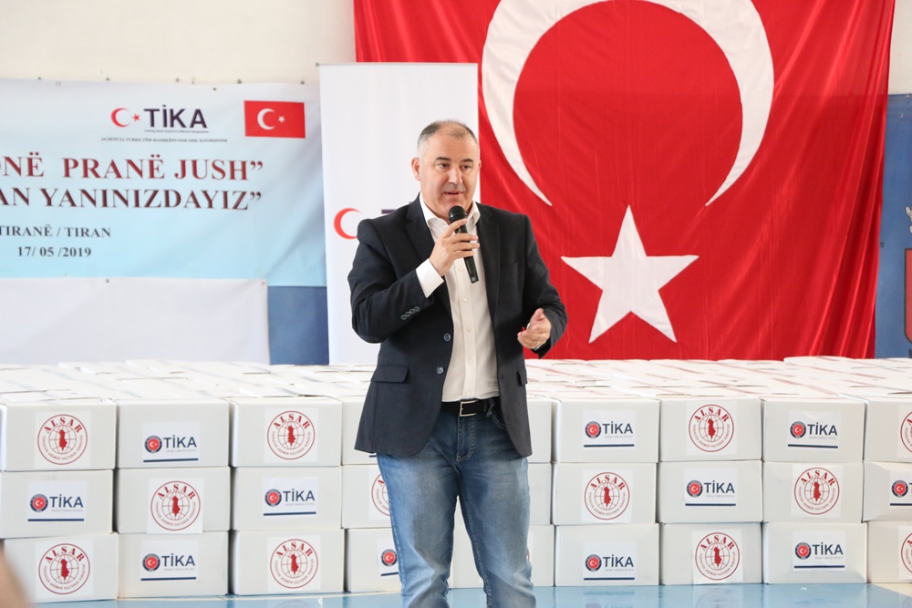Institucionet turke në ndihmë të familjeve shqiptare gjatë muajit të Razamanit