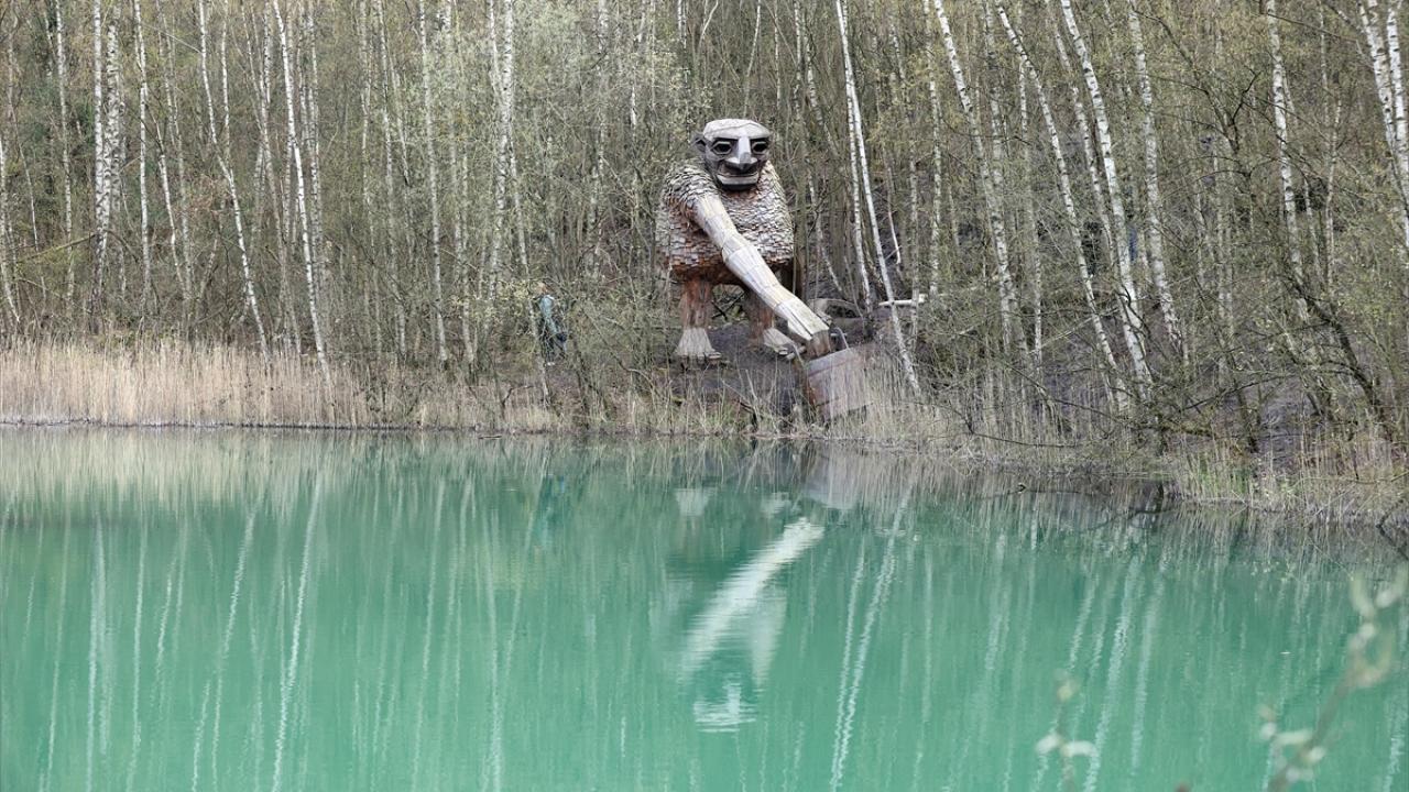 Así lucen en Bélgica los siete gigantes de madera
