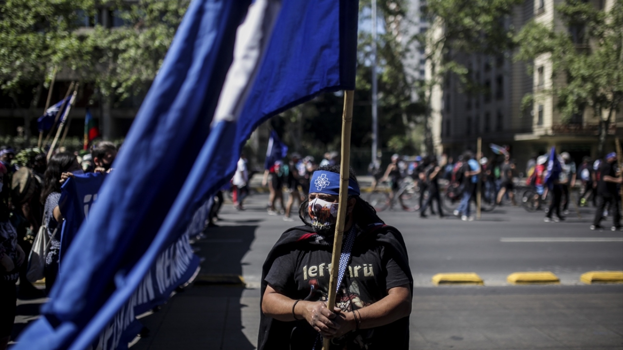 Intervención policial en protesta de los mapuches
