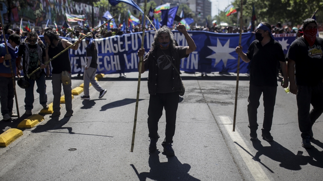 Intervención policial en protesta de los mapuches