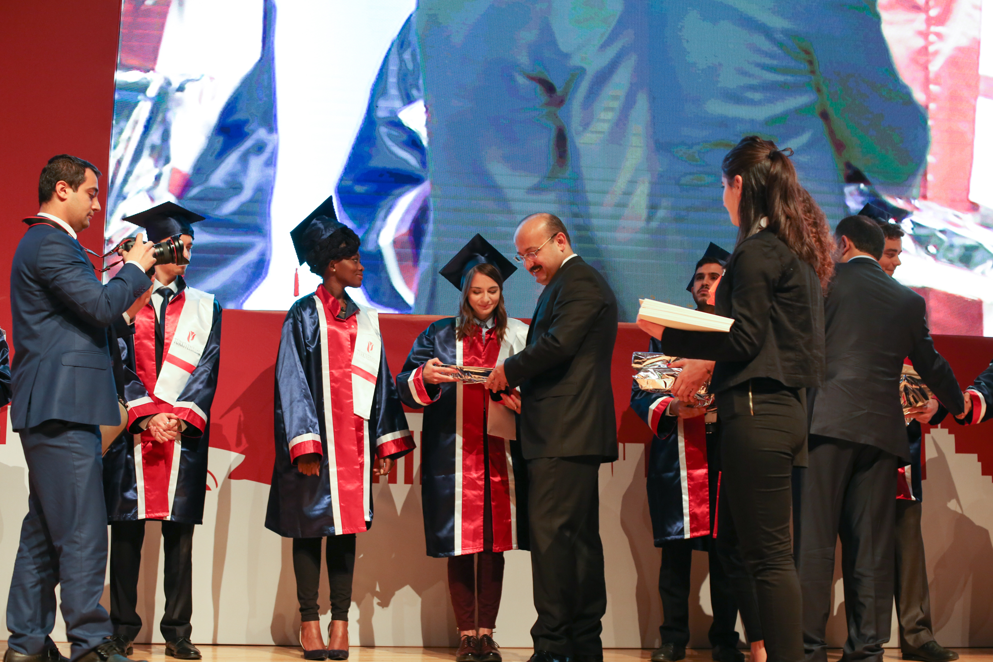 A Nemzetközi Diákok 4. Diplomaátadója