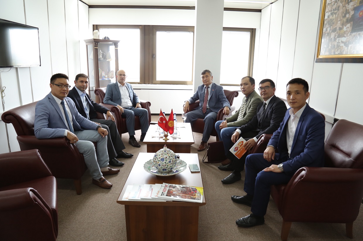 Kırgızistan_büyükelçi1.jpg