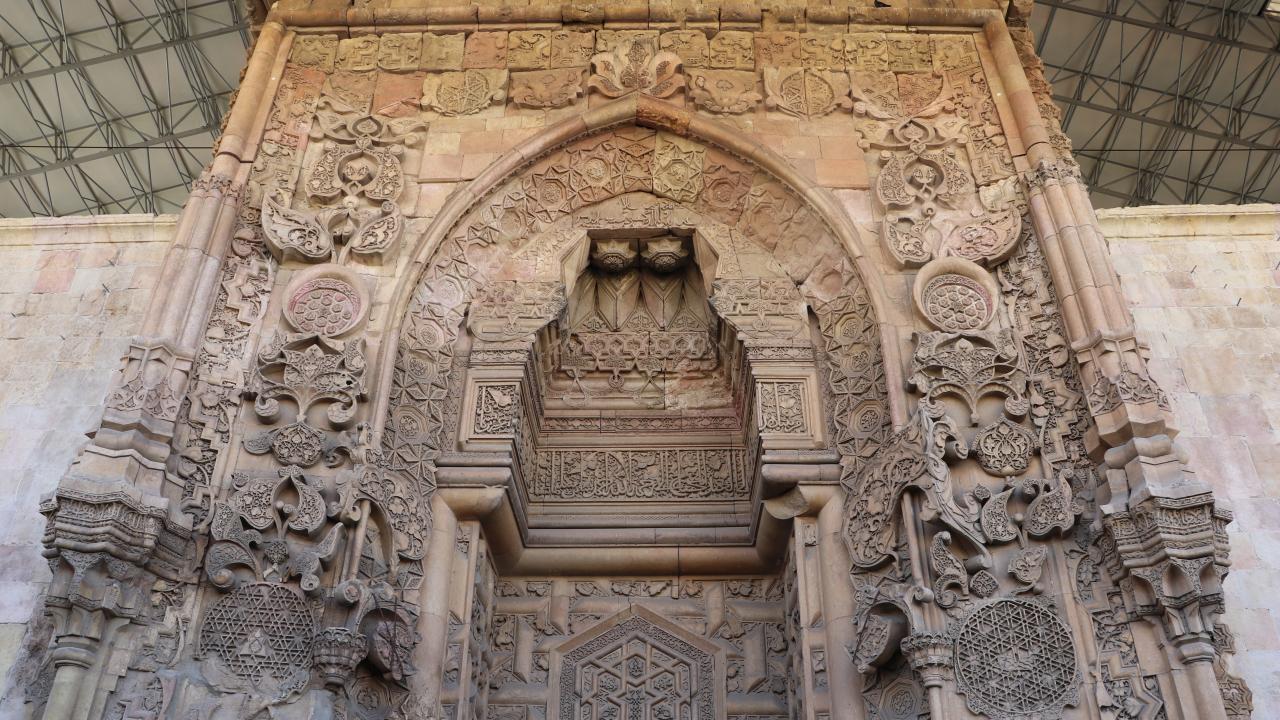 La Gran Mezquita de Divriği y su Hospital en Sivas