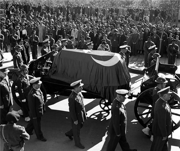 Ататүріктің денесінің Анытқабірге көшірілуі - 10 қараша 1953