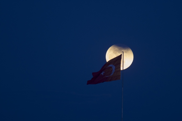 Foto-Foto Super Blue Blood Moon