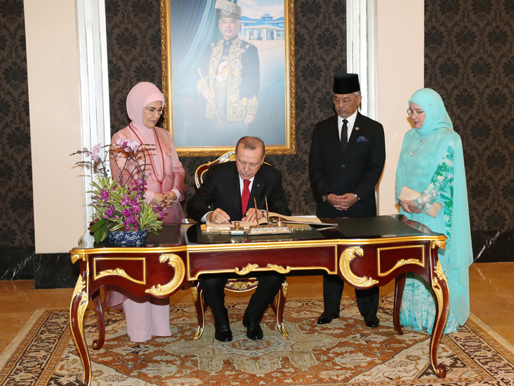 Presiden Erdoğan Bertemu dengan Raja Malaysia