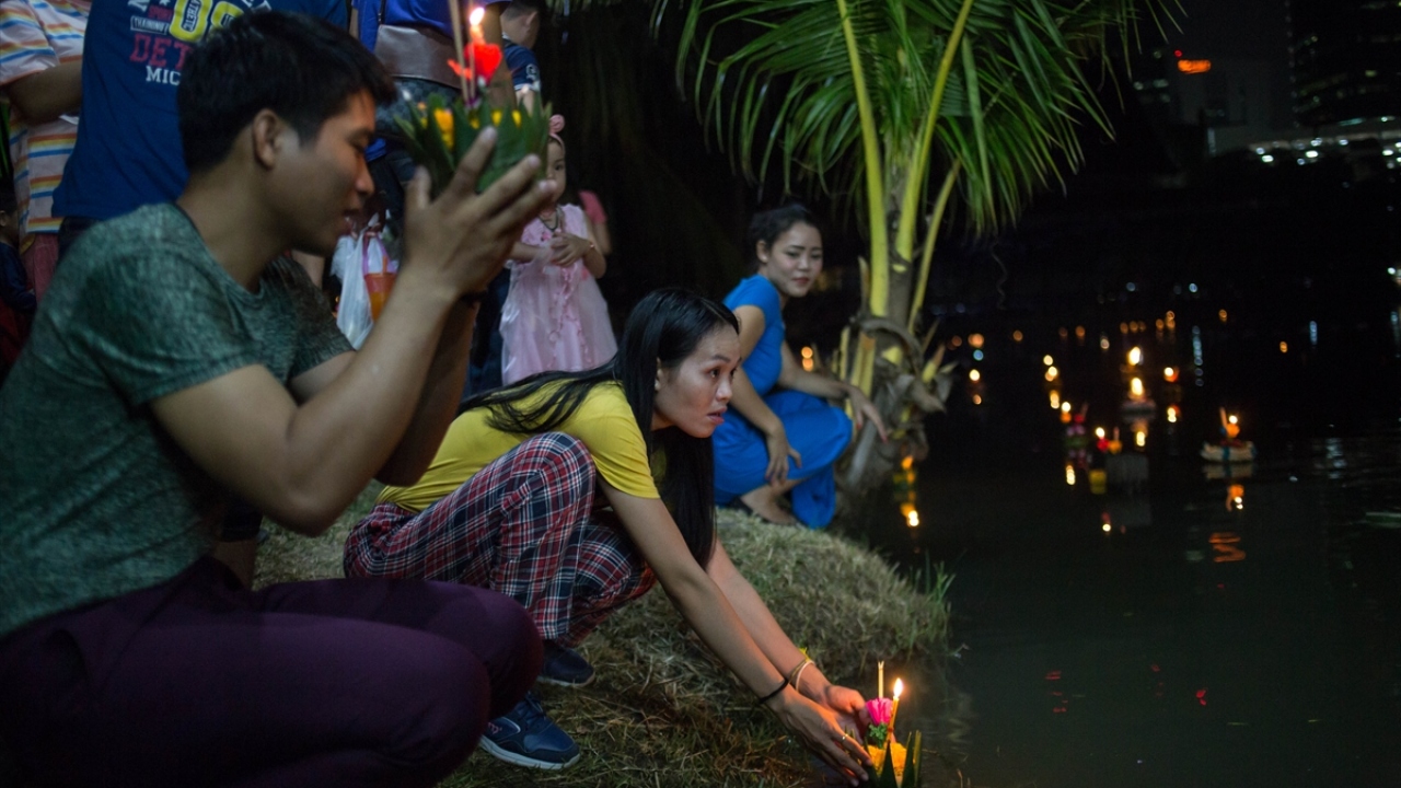Festivali “Loi Krathong” në Bangkok