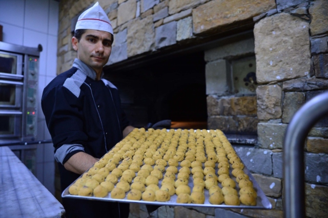 Çelik convirtió en una marca las galletas con almendra y de mantequilla con el nombre de la Señora Efi, de 60 años.