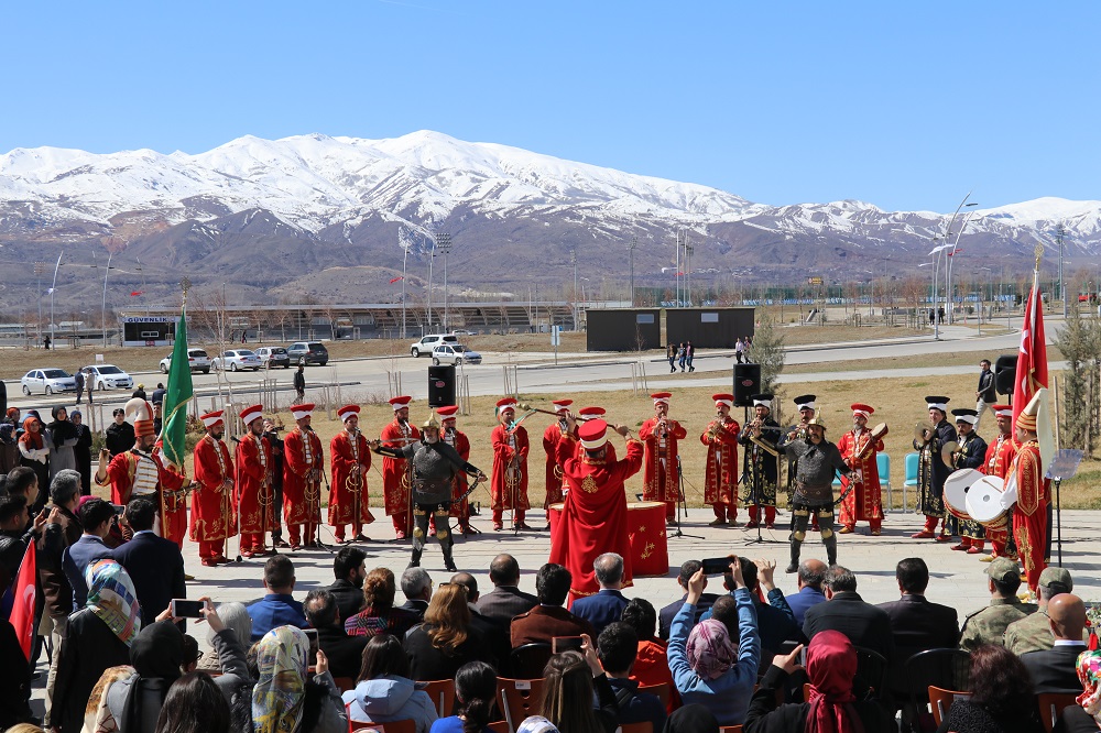 Celebraciones en Erzincan, Turquía