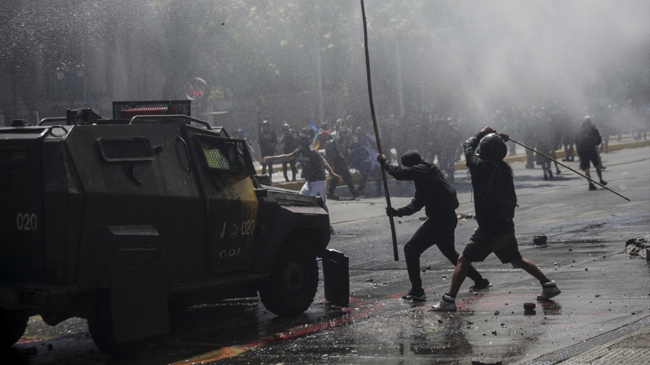 Intervención policial en protesta de los mapuches