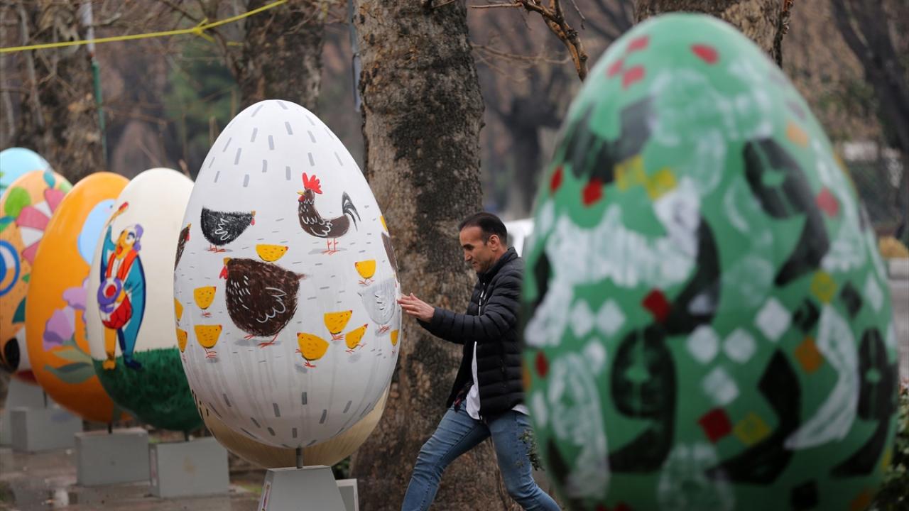 Los iraníes en todo el mundo se preparan para la llegada del año nuevo persa. Esta fiesta milenaria iraní coincide con el equinoccio solar que da inicio a la primavera