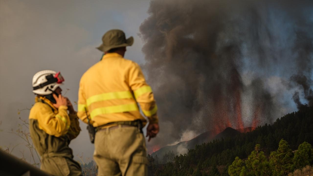 La actividad volcánica en La Palma obliga a una evacuación masiva