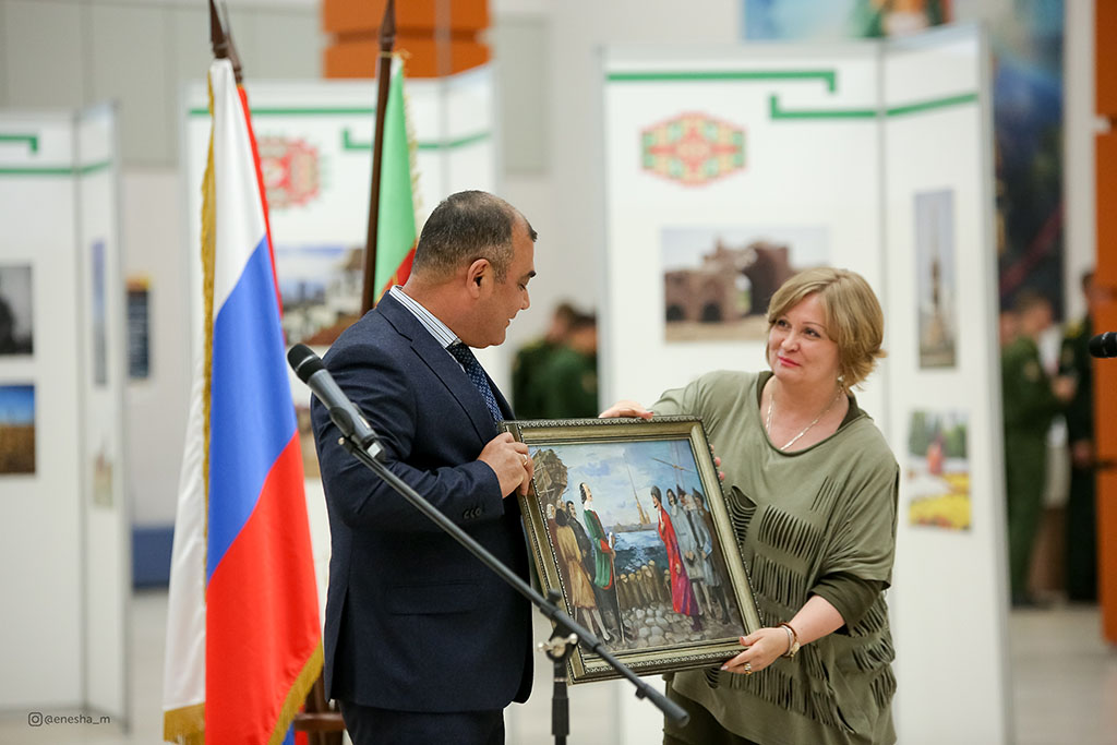 Sankt-Peterburgda “Türkmenistan-Beýik Ýüpek ýolunyň ýüregi” atly fotosuratlar sergisi guraldy