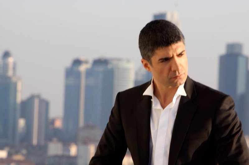 Özcan Deniz (Página oficial de Facebook)