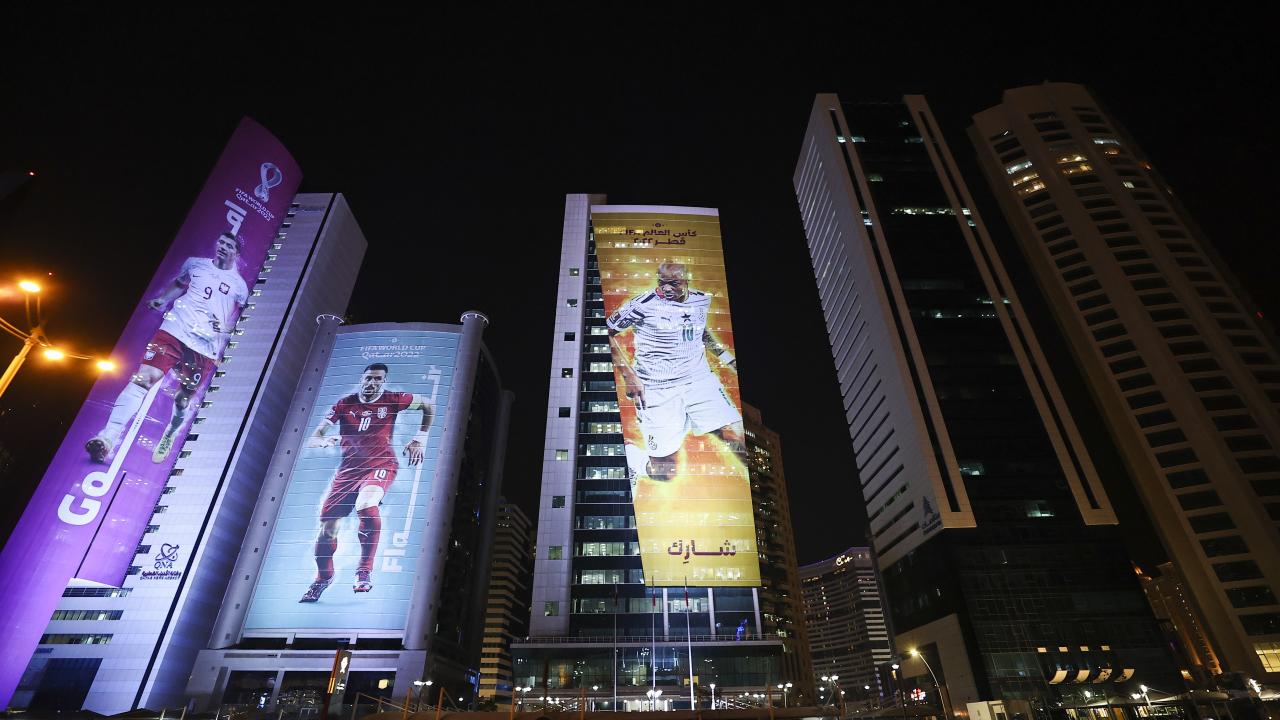 A pocos días de la Copa Mundial de la FIFA 2022, que será sede de Qatar, la emoción de la copa comenzó a sentirse en la capital Doha.