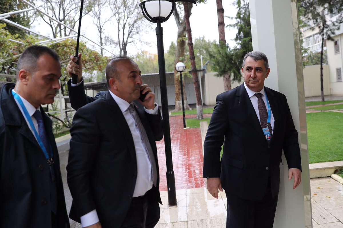 Turkiya Tashqi ishlar vaziri Mevlud Chavushog'lu O'zbekistondagi Turkiya elchixonasida...
