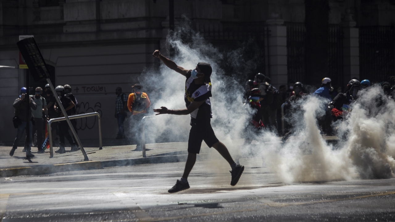 Intervención policial en protesta de los mapuches