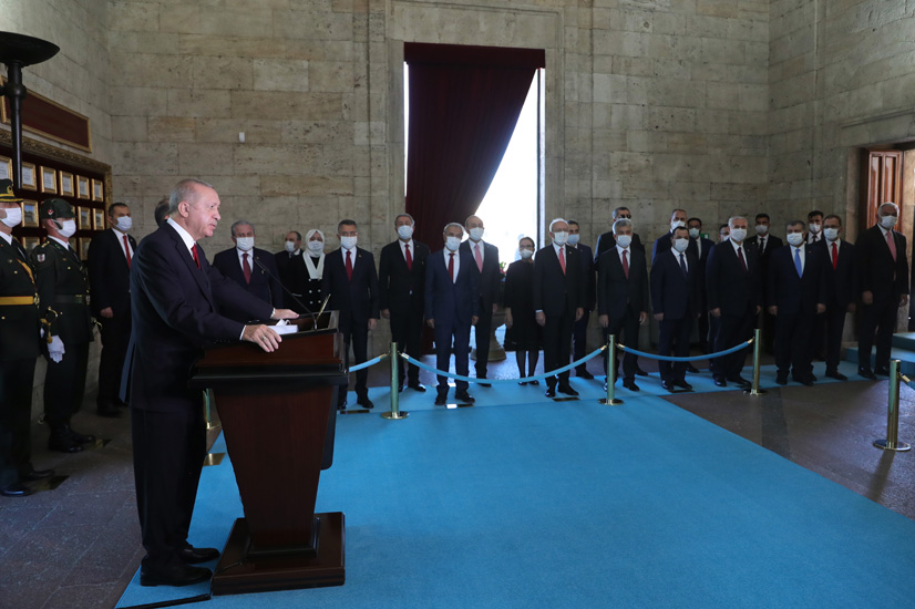 Povodom Dana pobede predsednik Erdogan posetio Ataturkov mauzolej