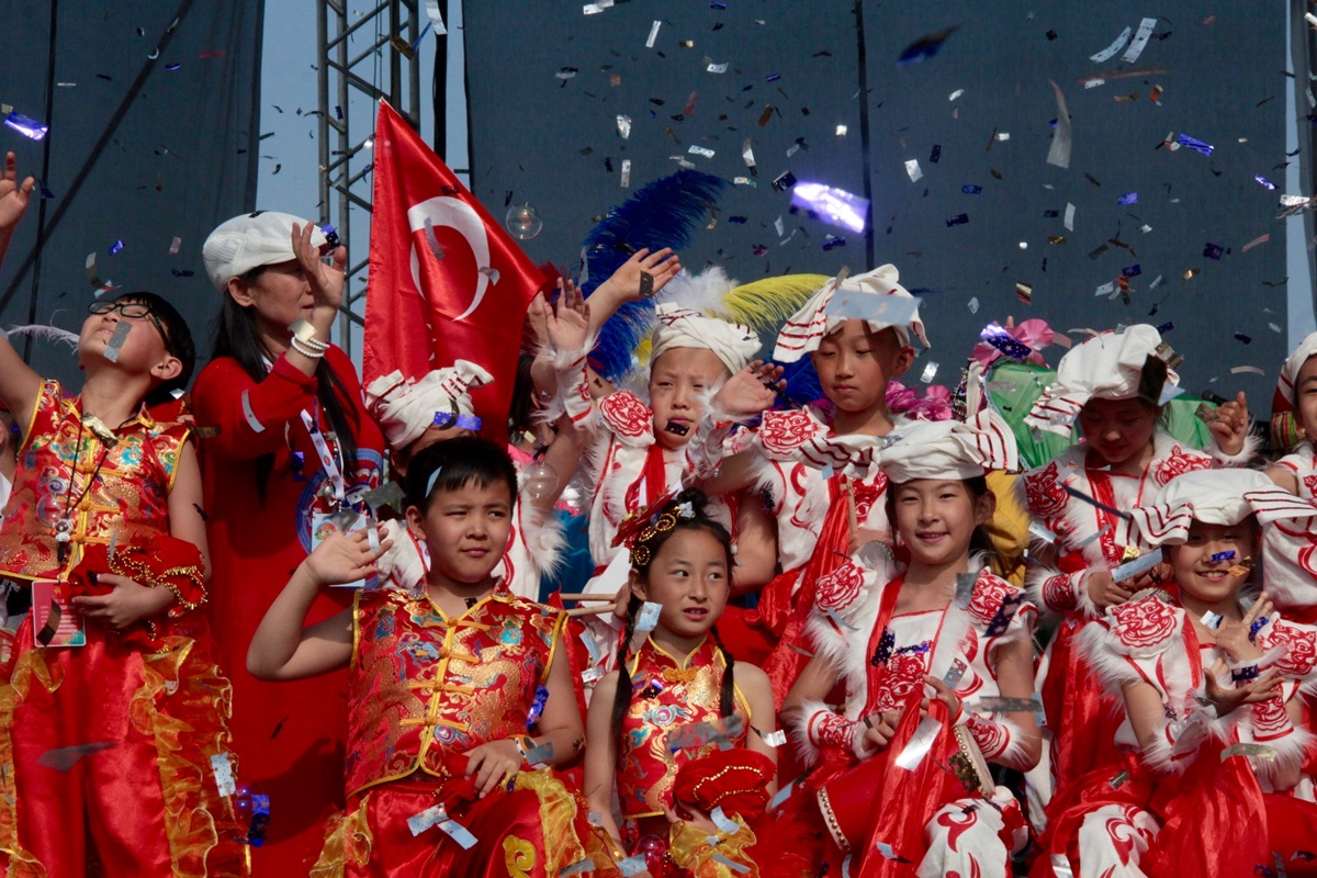 23nçe aprel’ balalar cıyını