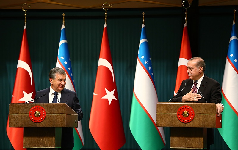 Özbegistandan 20 ýyl soň pezident derejesinde ilkinji sapar guraldy