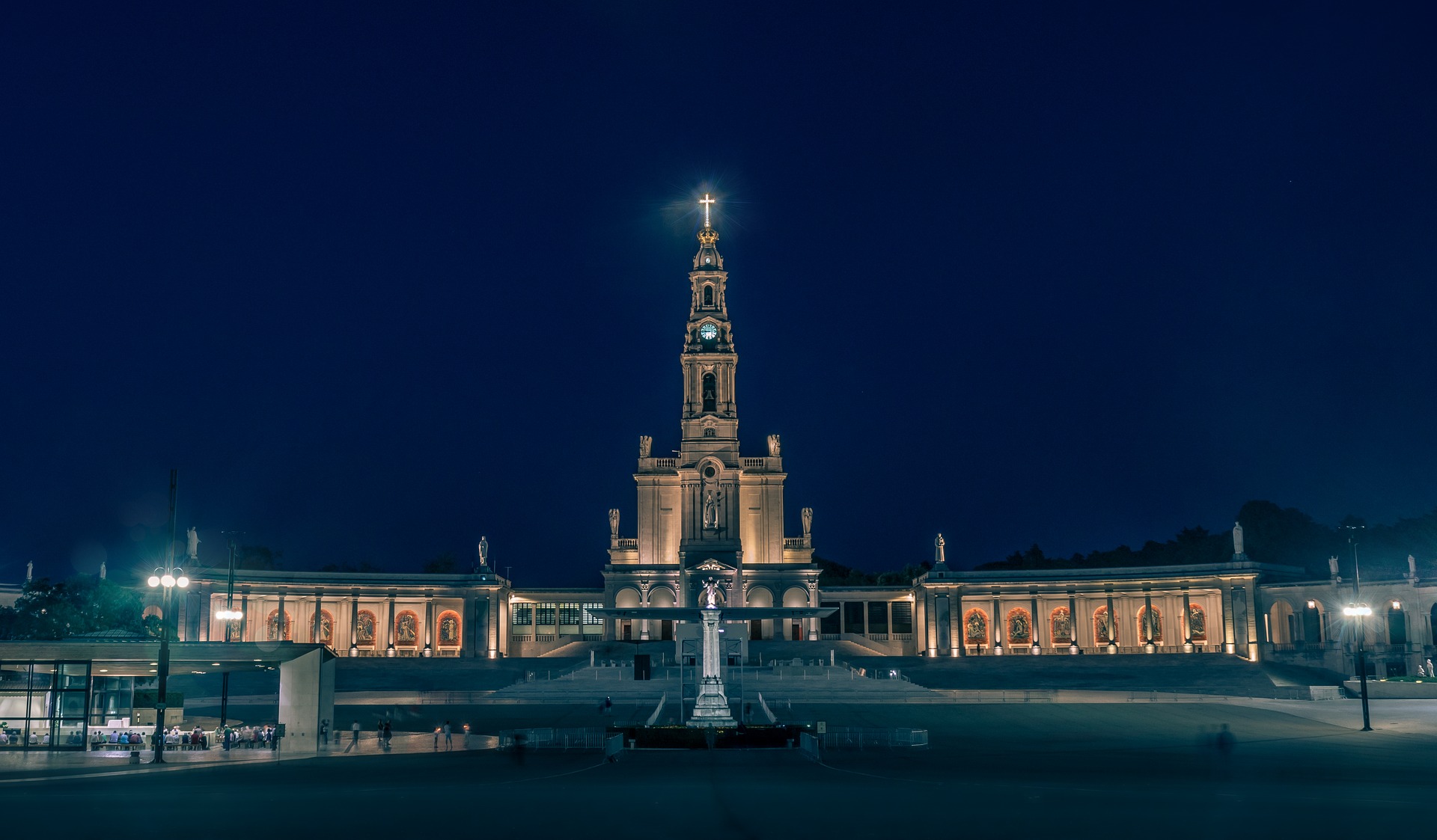 fatima-3649012_1920.jpg