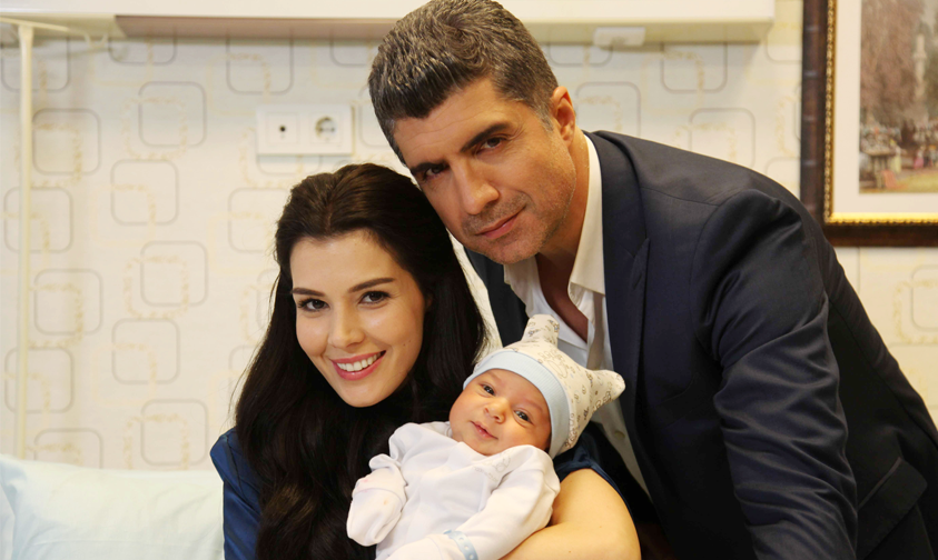 Özcan Deniz en la teleserie "Una Parte de Mí" con la actriz Hatice Şendil.