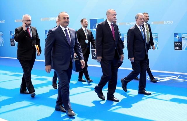 Hotunan Shugaba Recep Tayyip Erdogan da 'yan tawagarsa a wajen taron NATO a Brussels