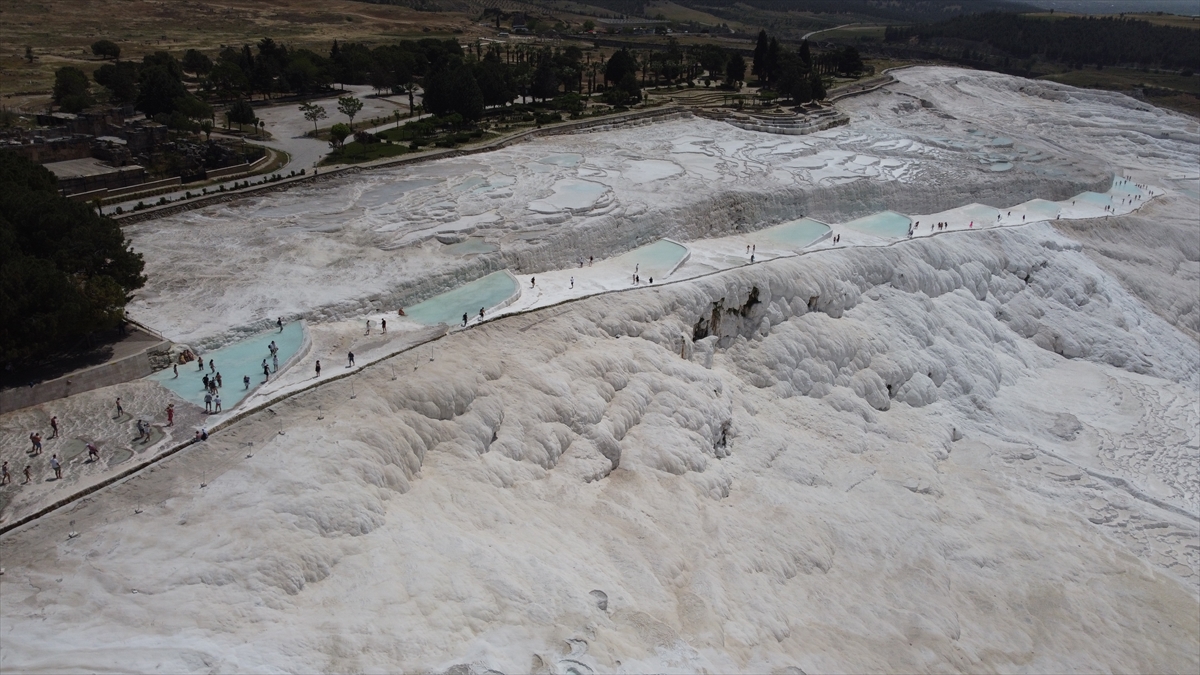 Pamukkale, el Castillo de Algodón, recibió 100 mil 145 visitantes en 4 meses