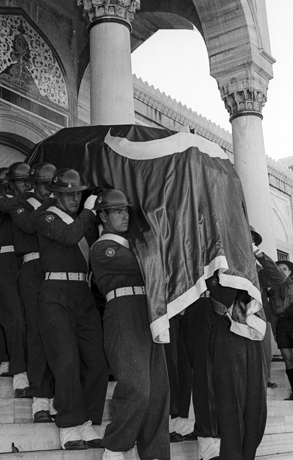 ئاتاتۈركنى خاتىرىلەش