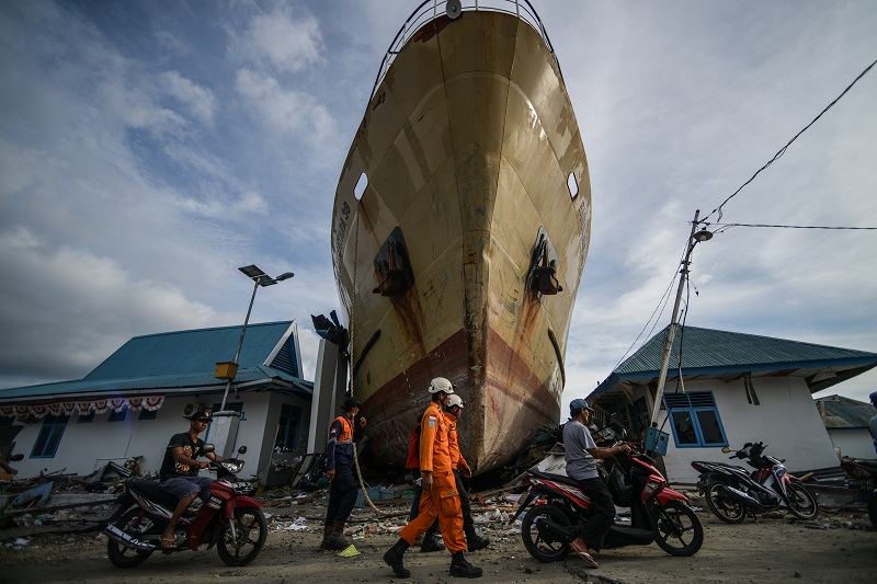 El reciente terremoto de magnitud 7,5 y posterior tsunami causaron al menos 2.075 muertos en la isla de Célebes, Indonesia