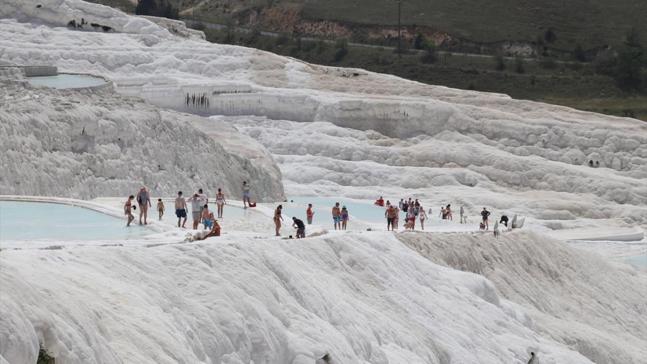 Pamukkale, el Castillo de Algodón, recibió 100 mil 145 visitantes en 4 meses