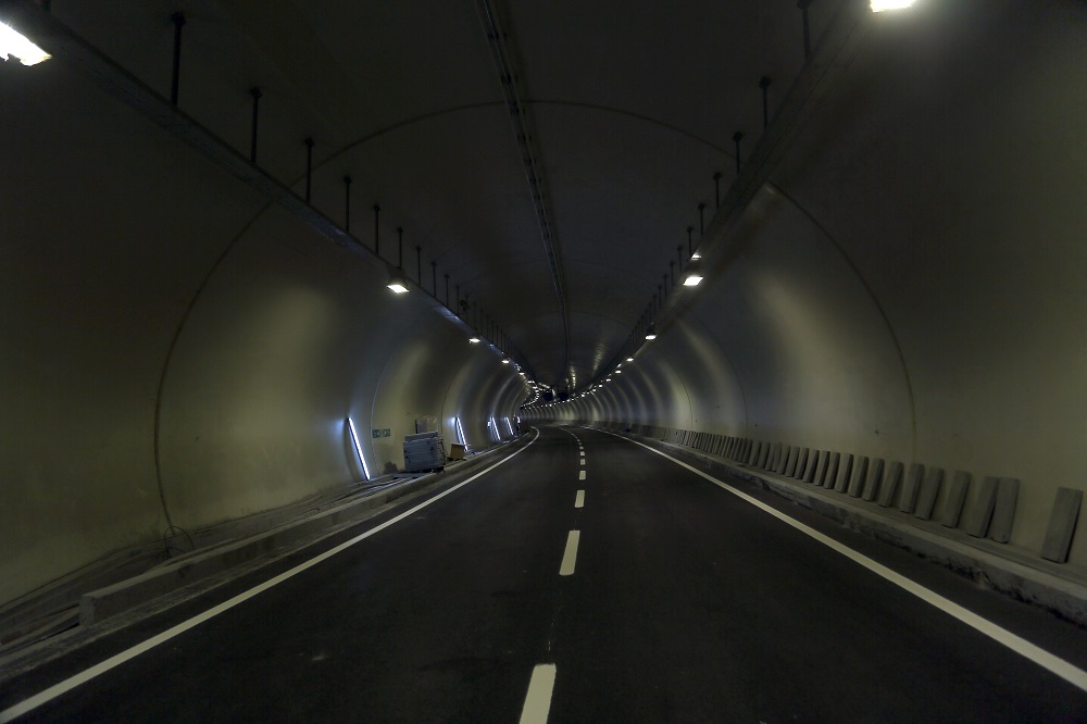 Awraziya tunnele