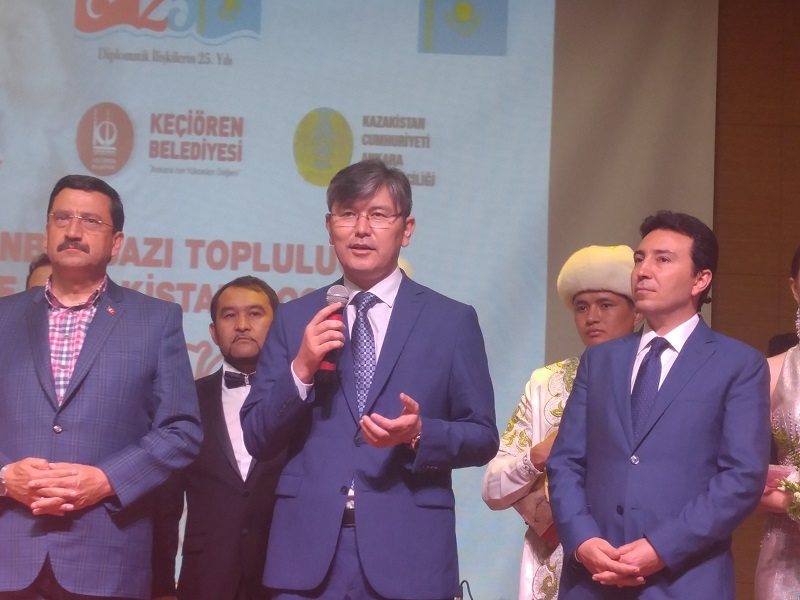 süyünbay_sazı00.jpg