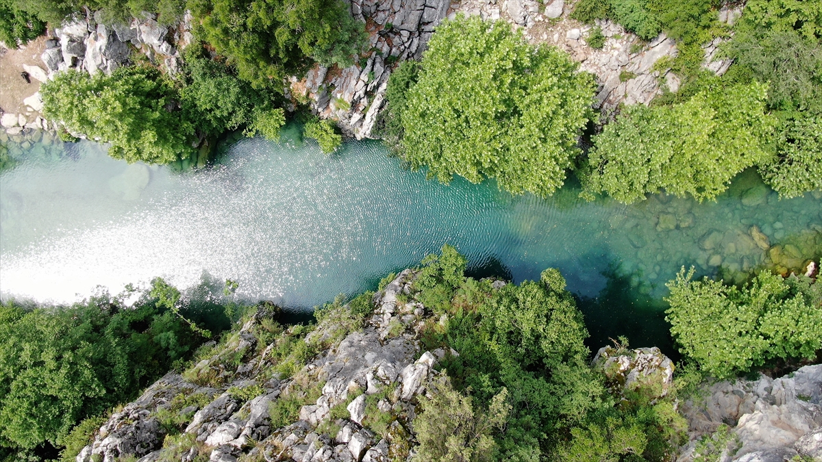 El cañón de Kanlıbüvet con su color turquesa espera a los amantes de la naturaleza