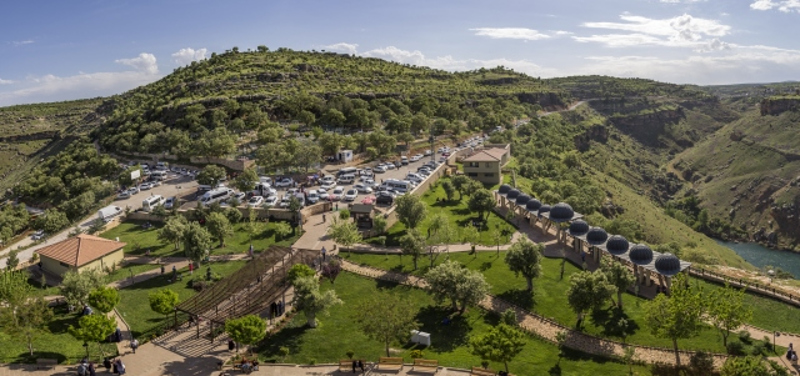Tarixdə onlarla mədəniyyətə ev sahibliyi edən Türkiyənin Diyarbəkir şəhəri hər zaman yerli və xarici turistləri gözləyir