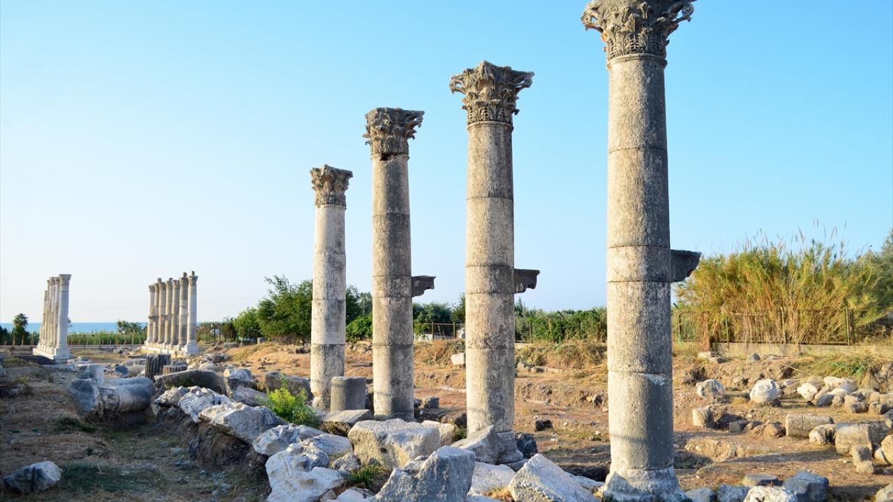 El mausoleo del astrónomo y poeta Aratos fue desenterrado arqueológicamente durante las excavaciones en la antigua ciudad de Soli Pompeiopolis en Mersin.