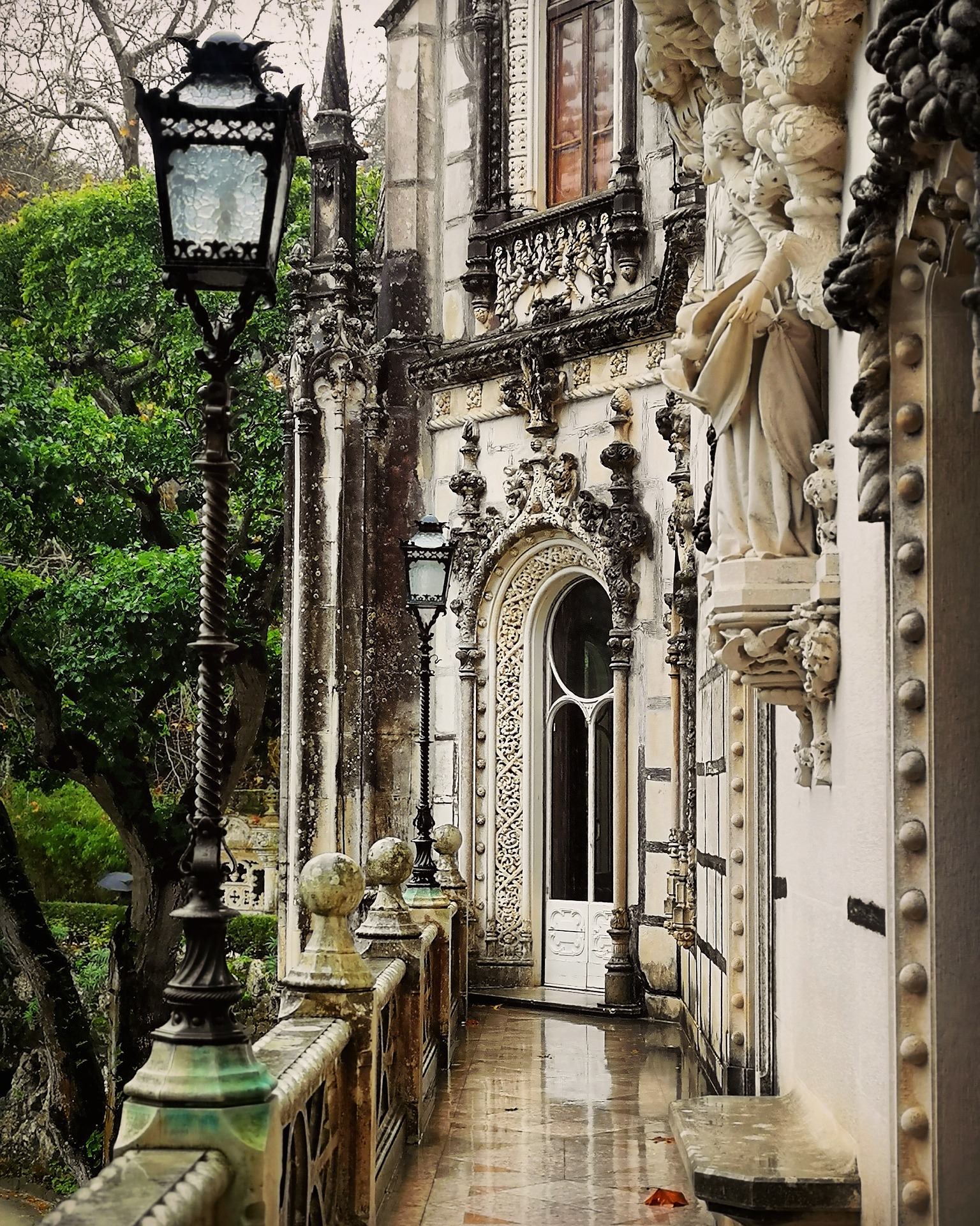 palace-3859270_1920.jpg