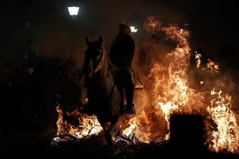 “Las luminarias”, una tradición de 300 años en España