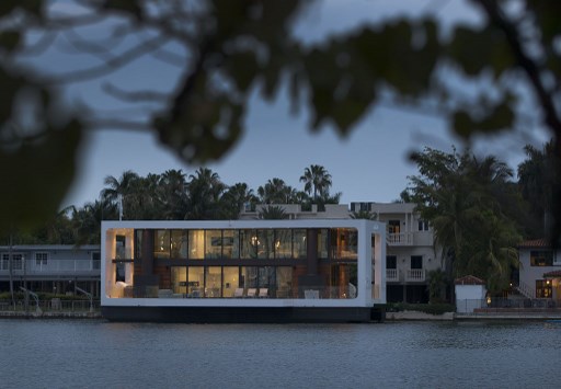 La casa flotante Arkup se ancla en Florida