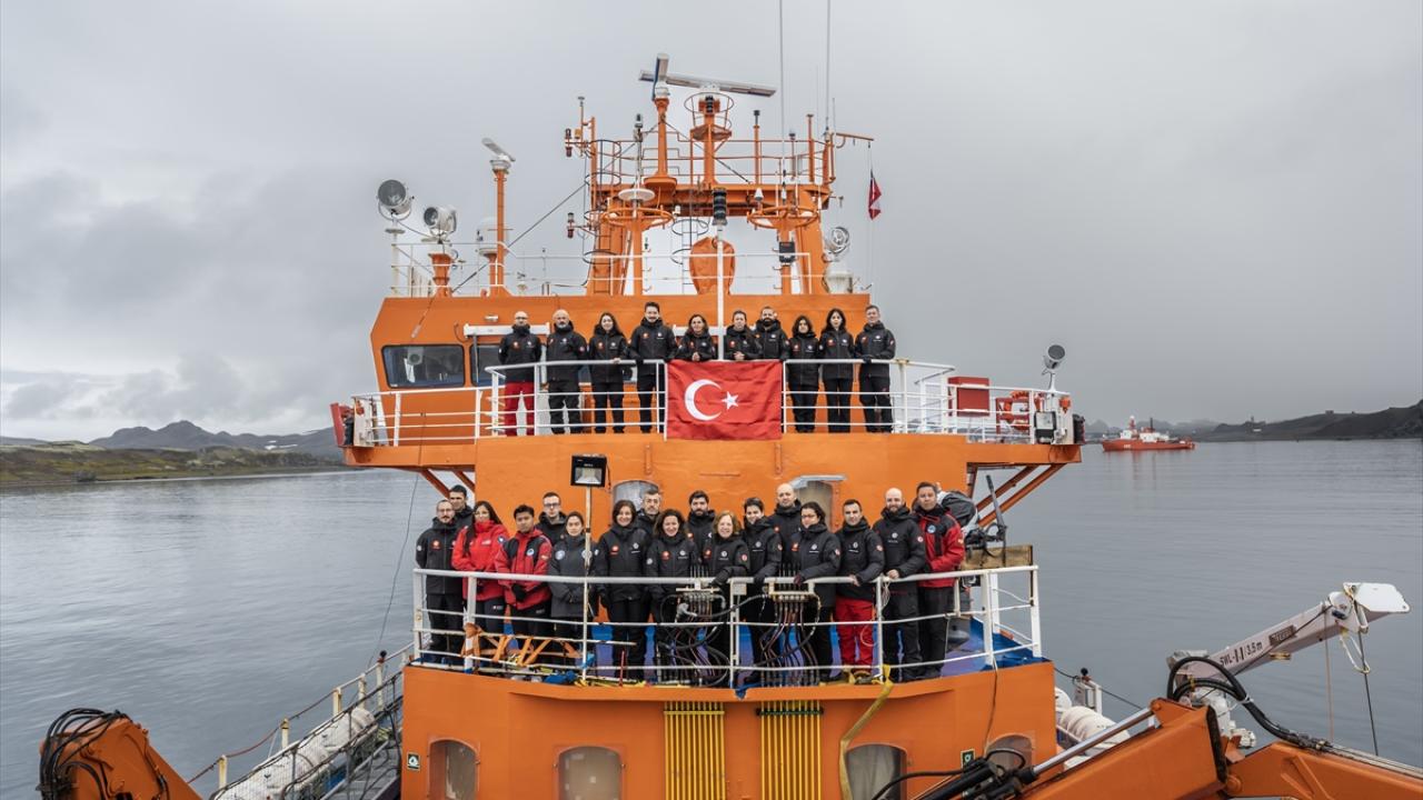 antarktika türk heyet.jpg