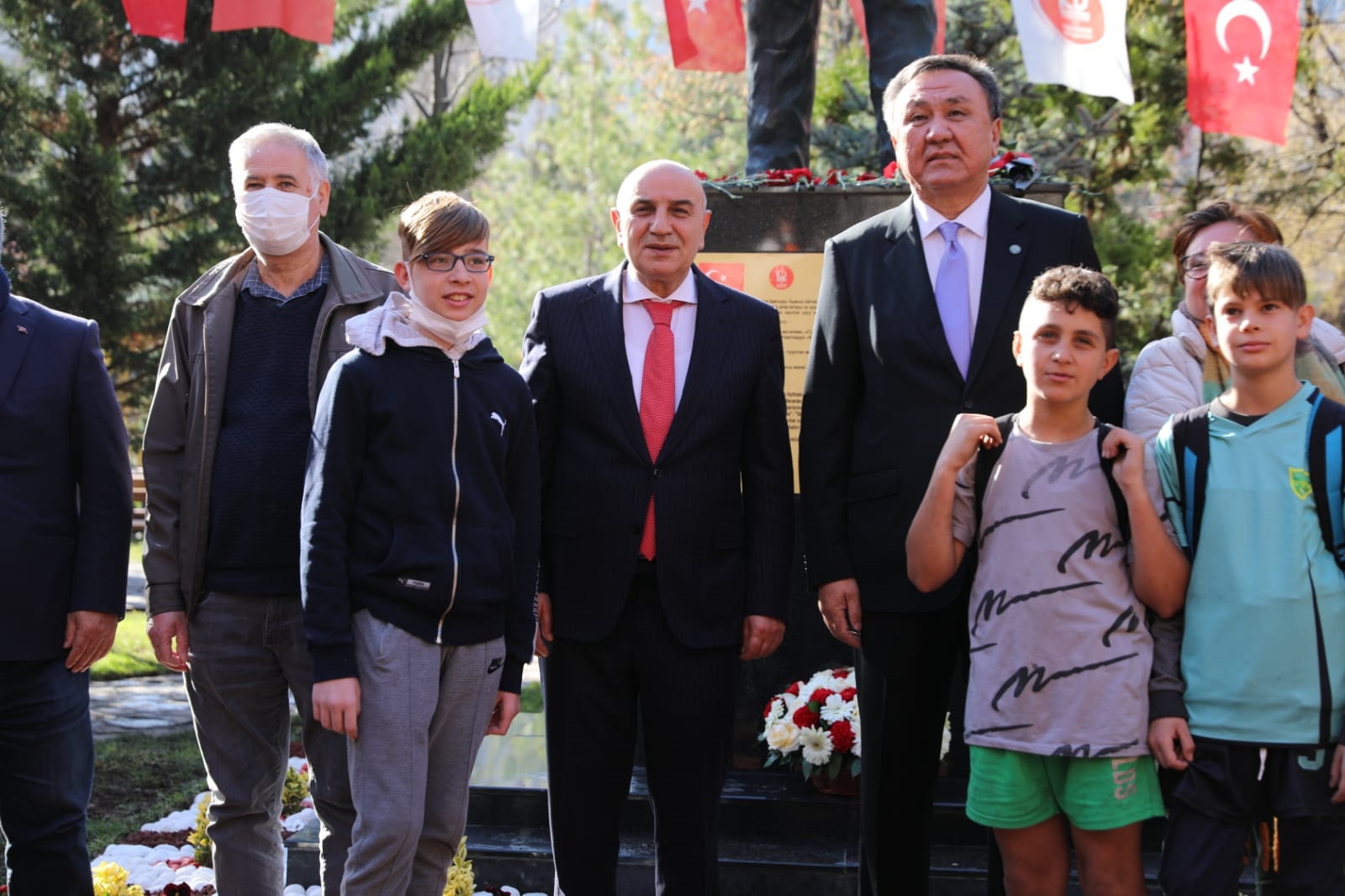 Айтматов Анкарада эскерилди