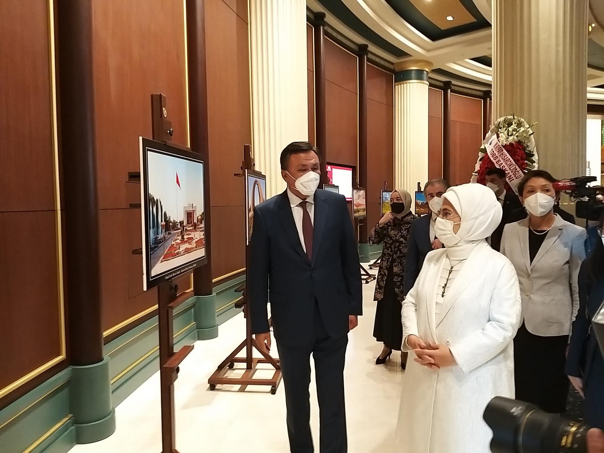 Анкарадагы Президенттик комплекстин китепканасында "Кыргызстан" фотосүрөт көргөзмөсү ачылды