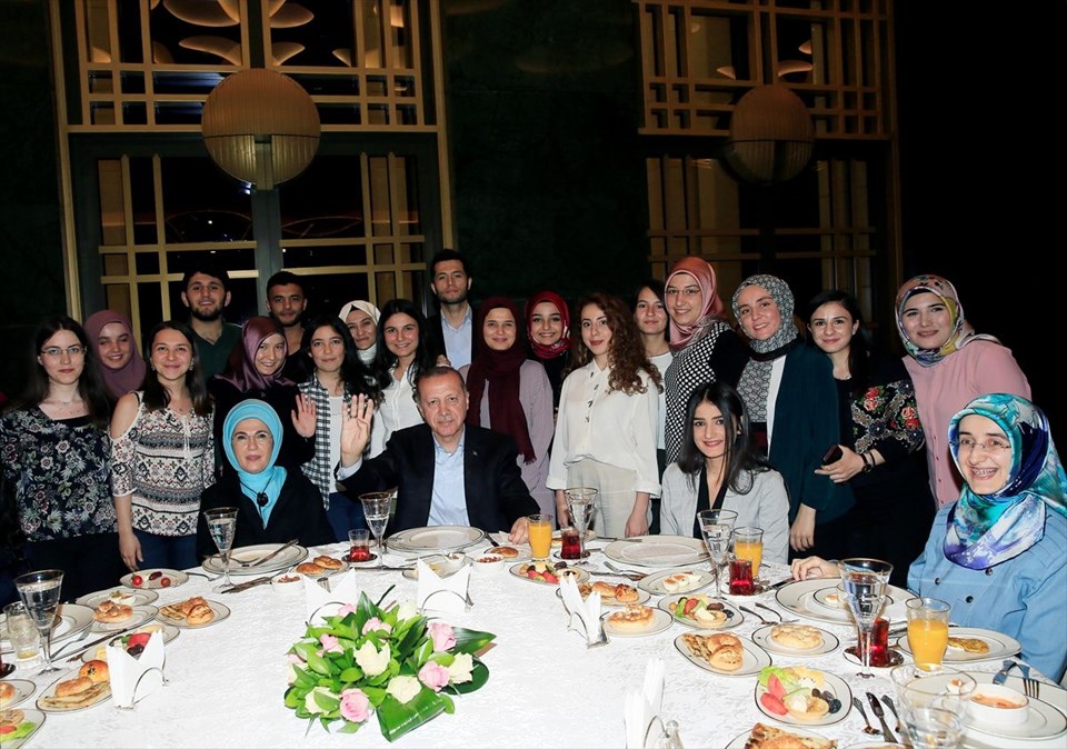 Supruga predsjednika Erdogana, Emine Erdogan, upriličila sahur za omladinu