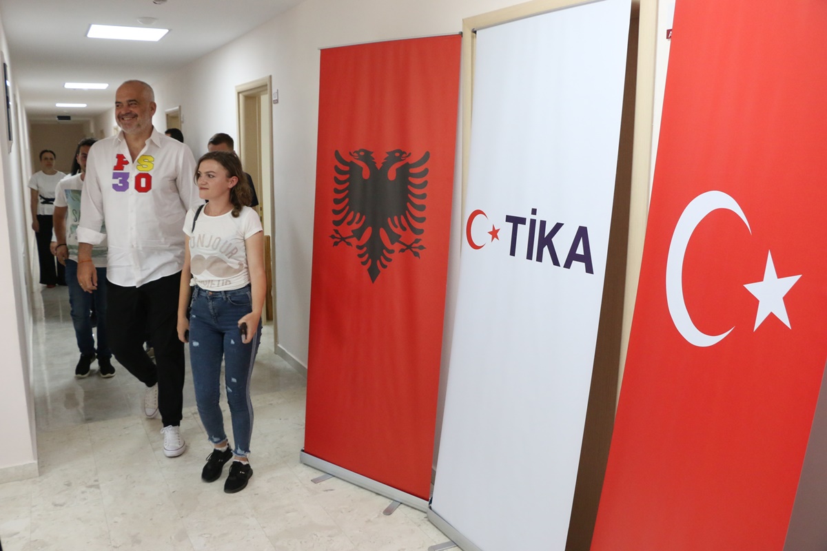 Rikonstruksioni i konvikteve në “Qytetin Studenti”