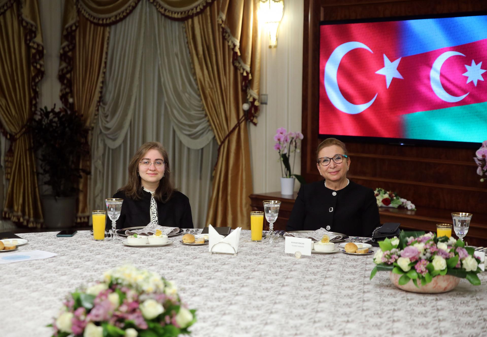 Fuat Oktay Azərbaycan Respublikasının Baş naziri Əli Əsədovun şərəfinə şam yeməyi verib