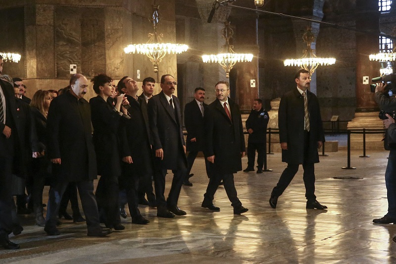 Tsipras visita la Santa Sofía y la Escuela Teológica de Heybeliada