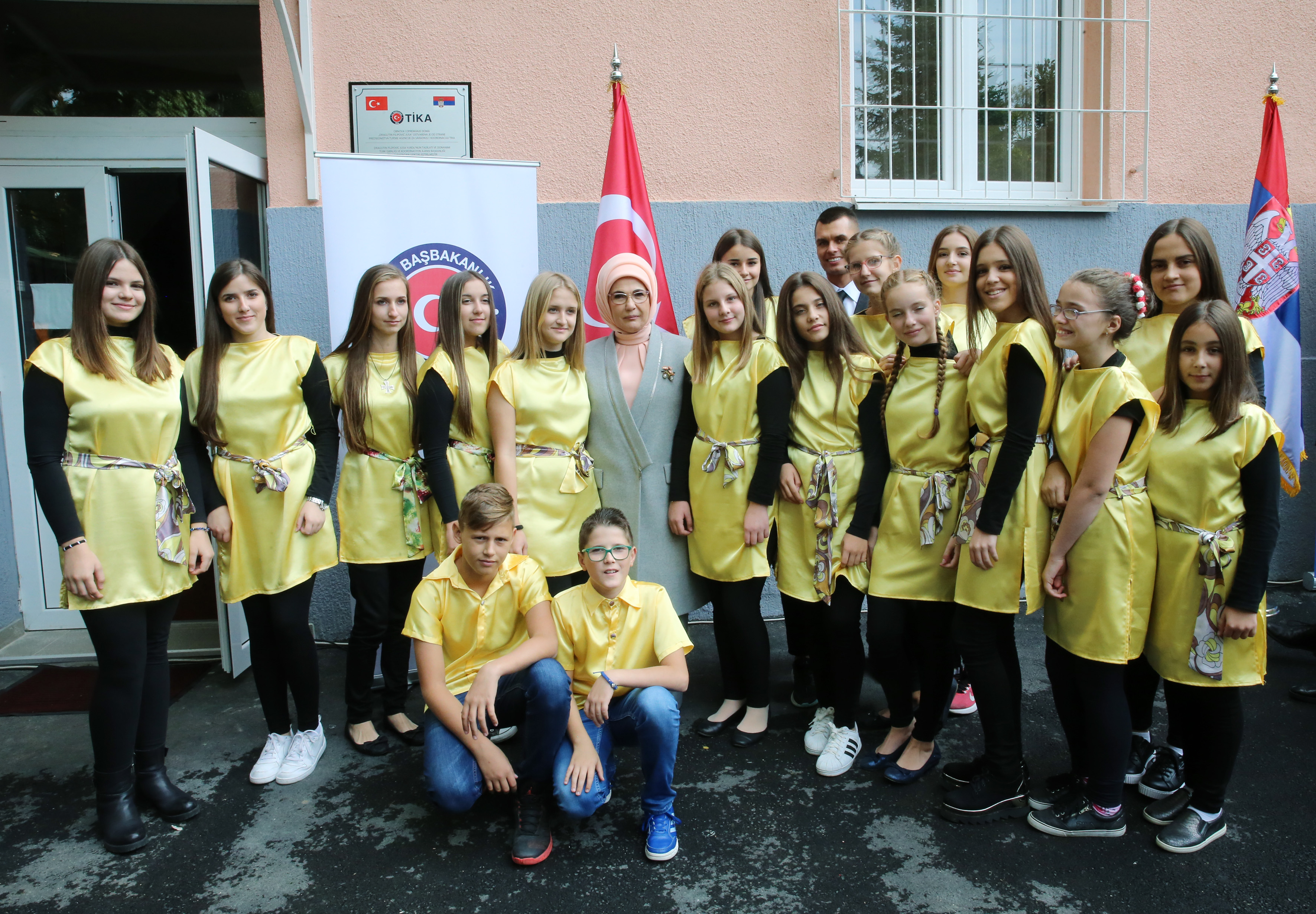 Hotunan matar shugaban Turkiyya Erdoğan Amina yayin bude gidan kwanan dalibai a kasar Sabiya