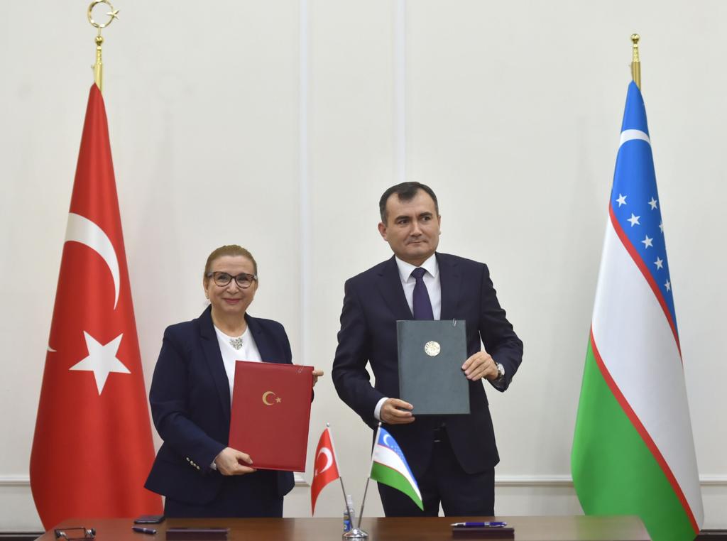Ruhsar Pekcan-Özbekistan-4.jpg