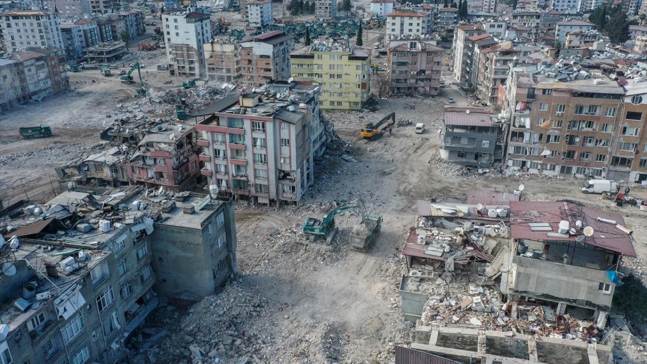 Drones revelan la escala devastadora del doble terremoto en Türkiye